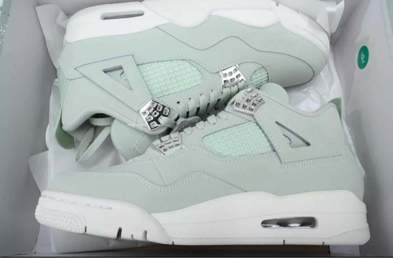 WOMEN'S AIR JORDAN RETRO 4 CASUAL