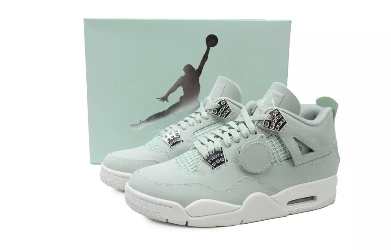WOMEN'S AIR JORDAN RETRO 4 CASUAL