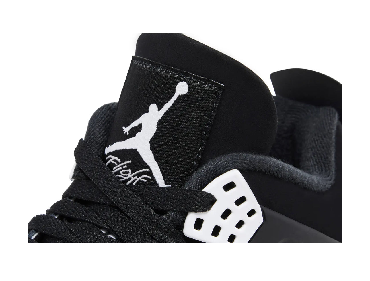 Jordan 4 Retro
White Thunder