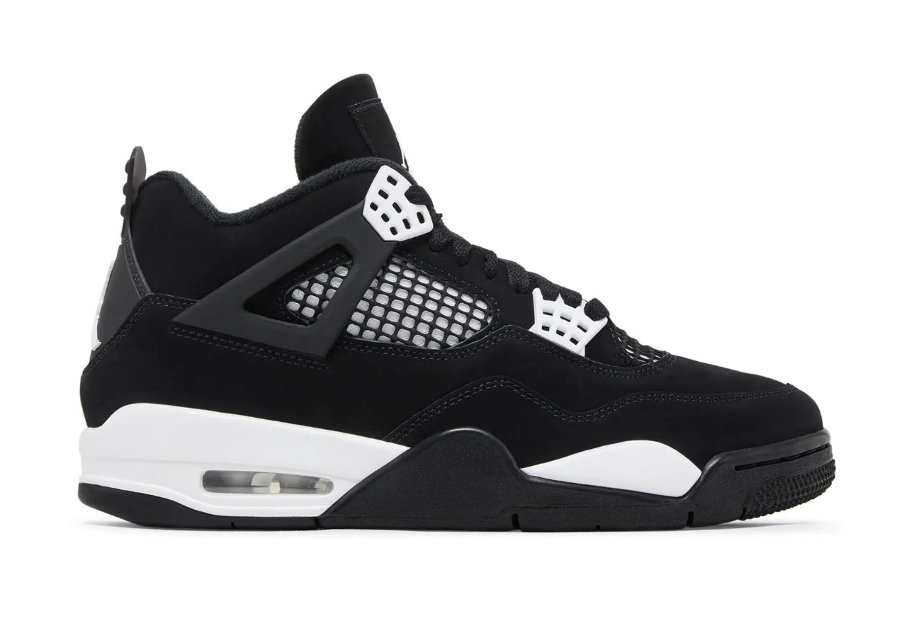 Jordan 4 Retro
White Thunder