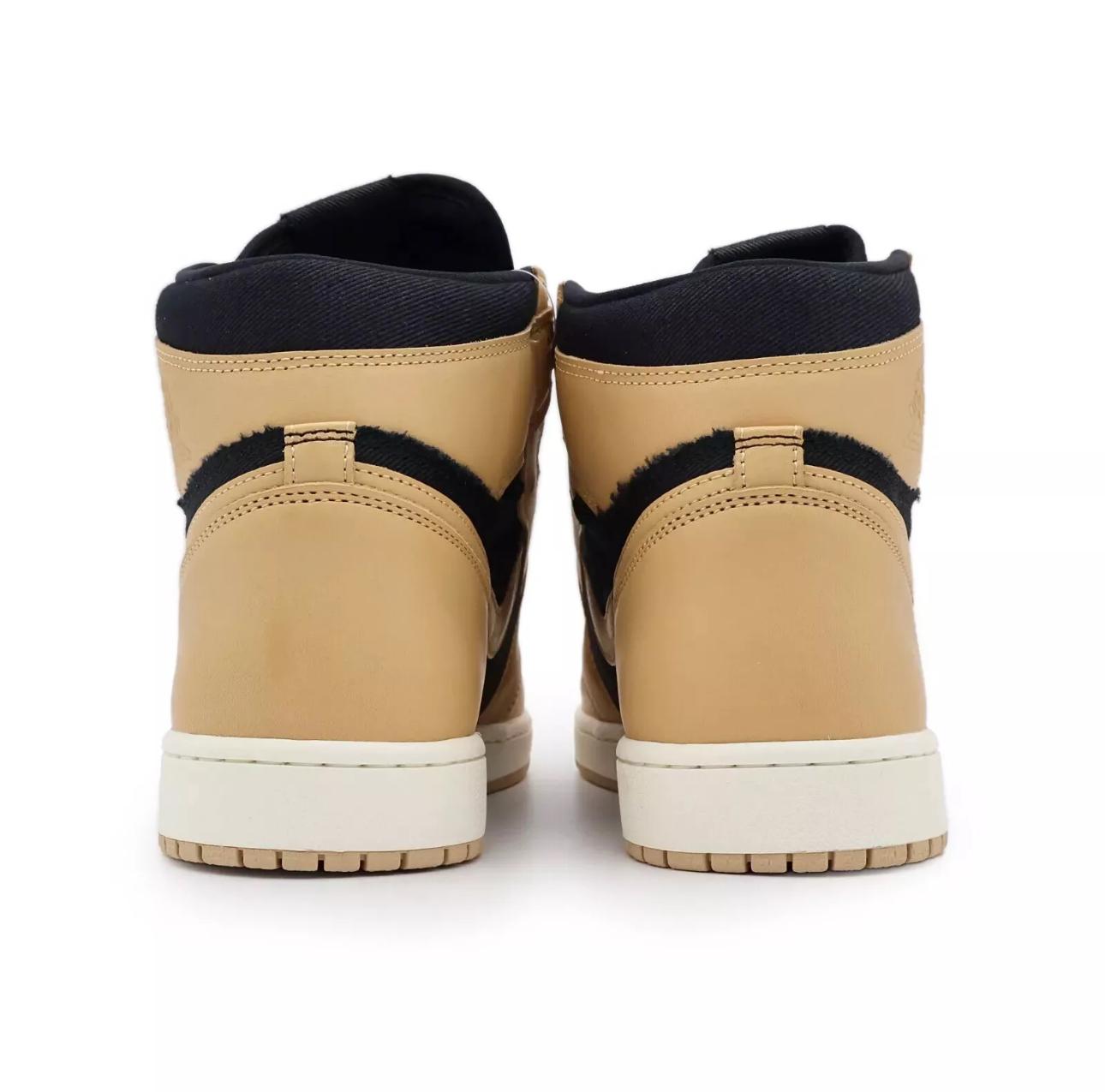 Air Jordan 1 Retro High OG 'Heirloom'